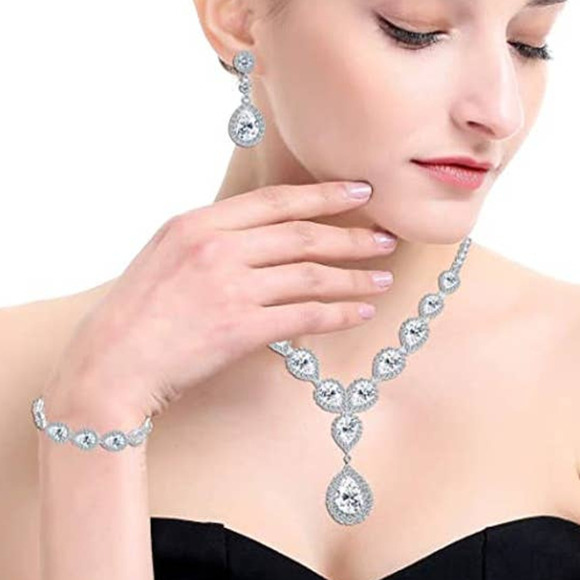 Diamond Crystal Necklace Set CZ Zircon Rhinestone Necklace Bracelet Earrings Set - Picture 3 of 7